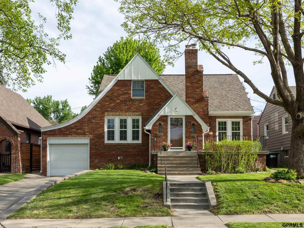 6014 Poppleton Avenue - Photo 1