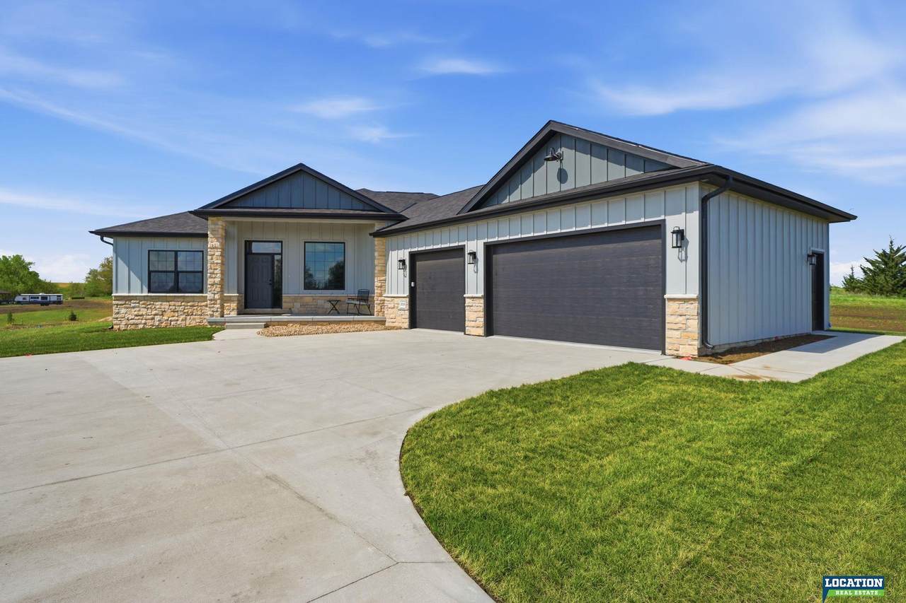 2115 50th Street - Photo 1