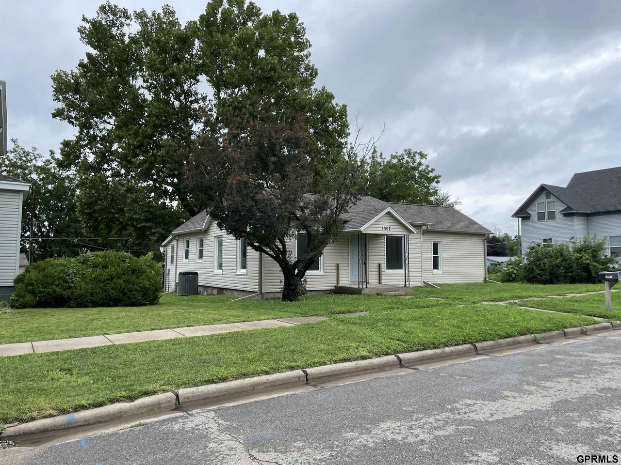 https://bt-photos.global.ssl.fastly.net/omaha/1280_boomver_1_22612087-2.jpg