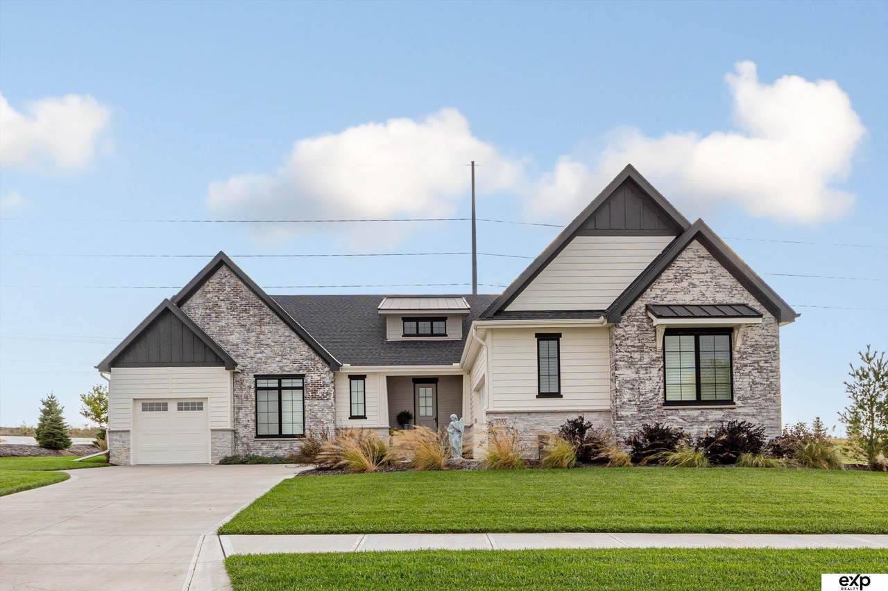 5505 199Th Street - Photo 1