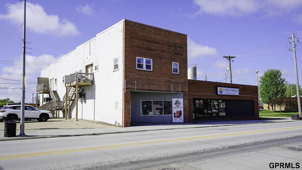 206 Erie Street - Photo 1
