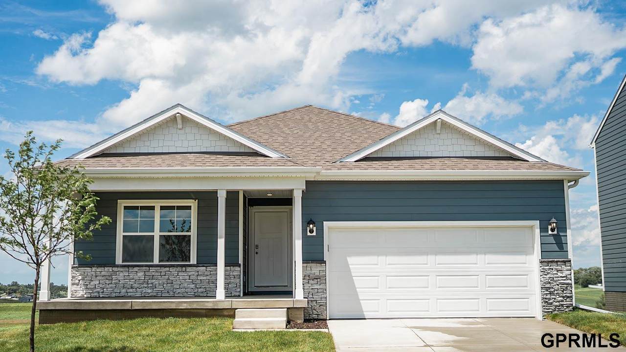 7111 204th Avenue - Photo 1