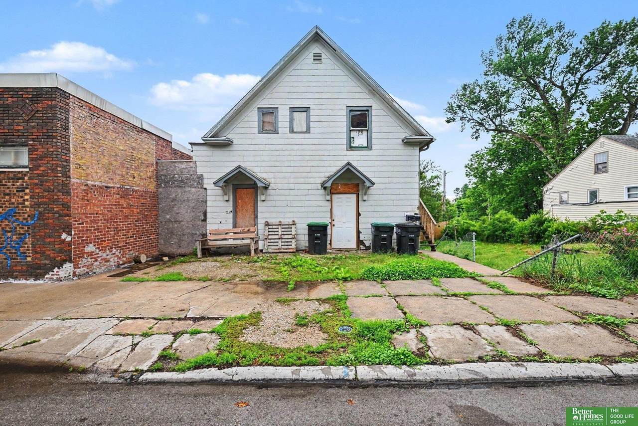 4201 Grand Avenue - Photo 1