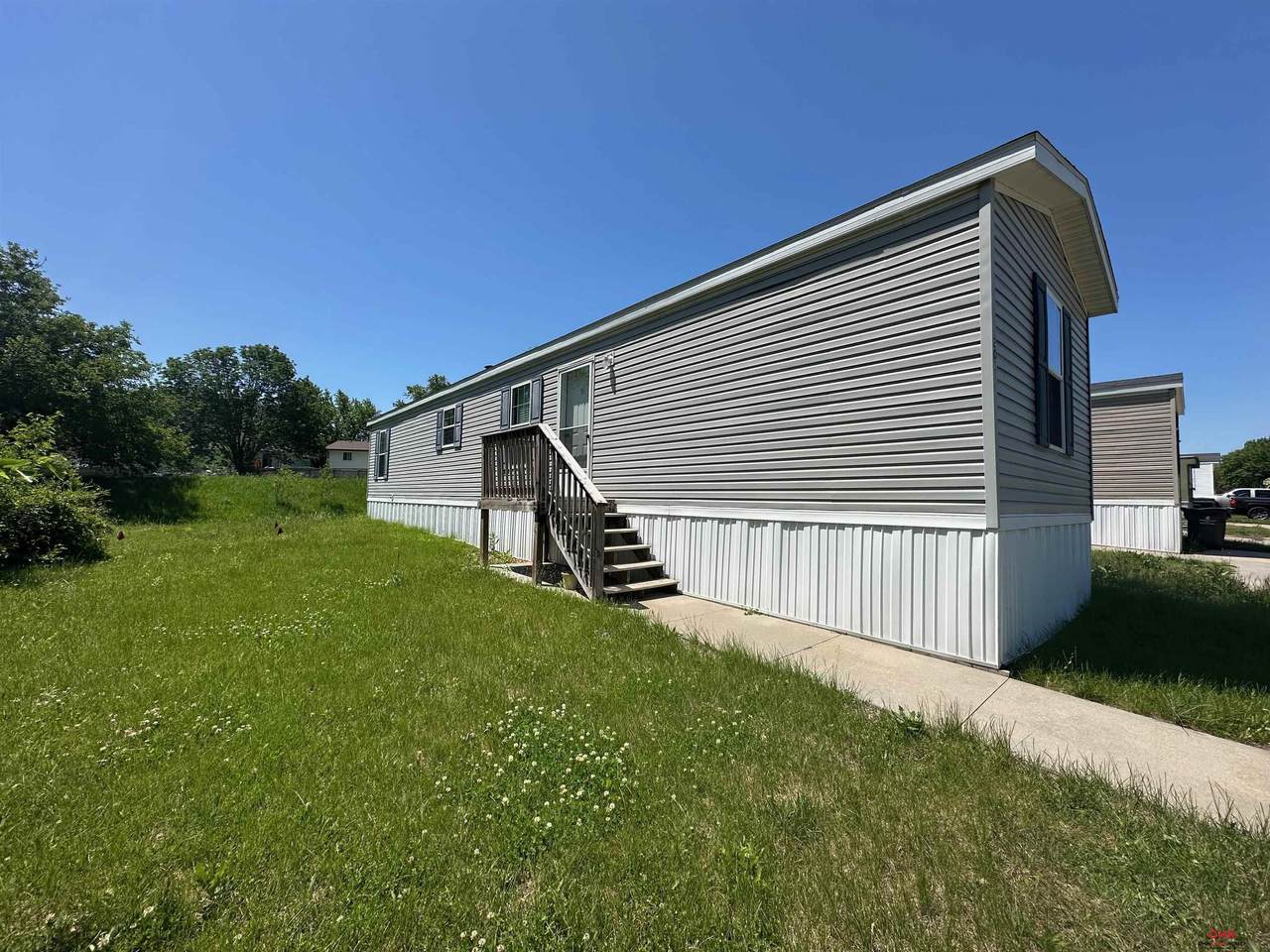 201 Treehaven Drive - Photo 1