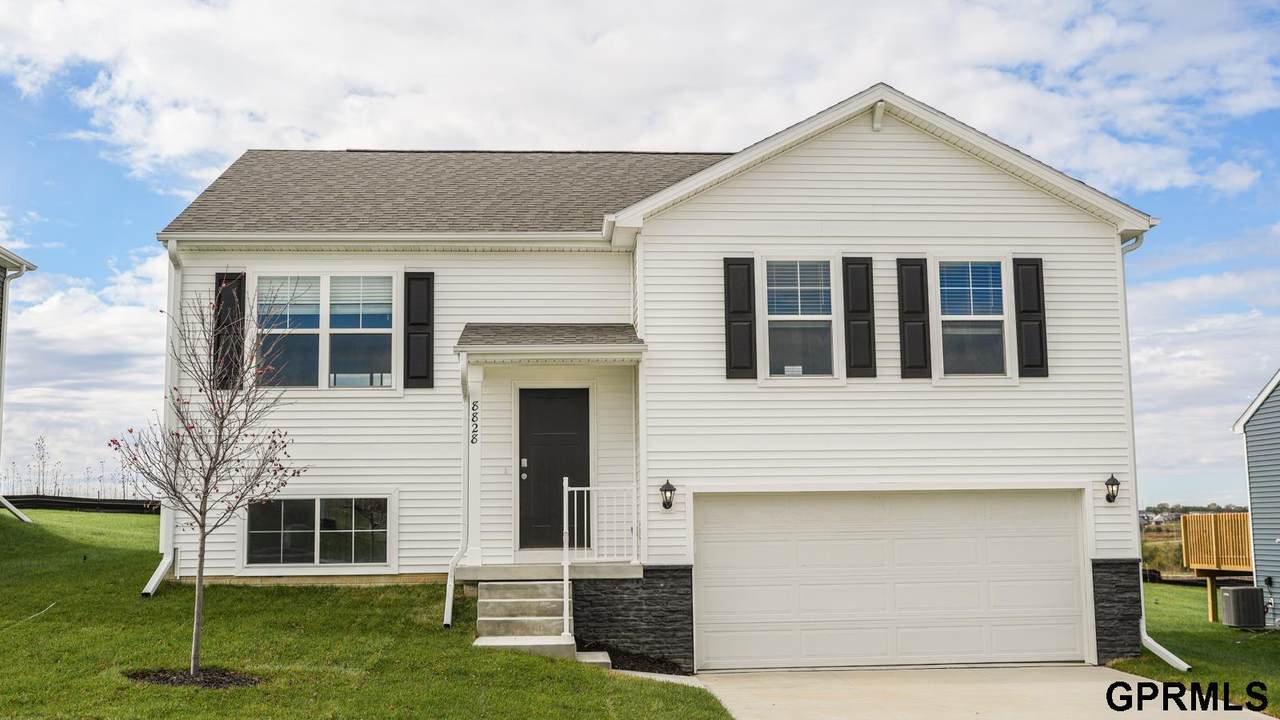 13645 Read Street - Photo 1