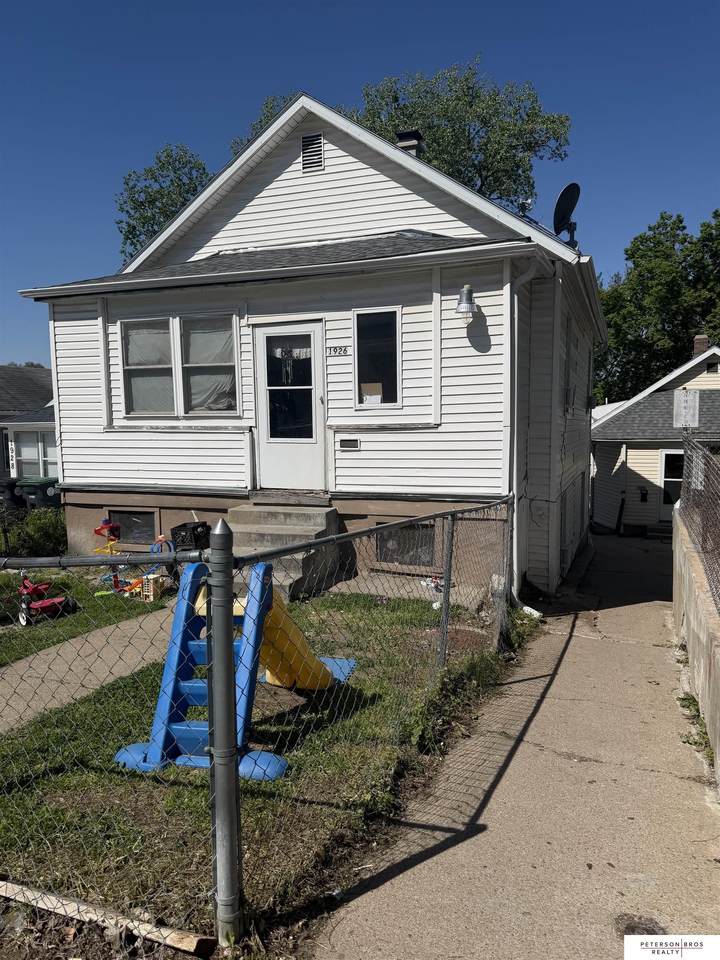 1924 17th Street - Photo 1