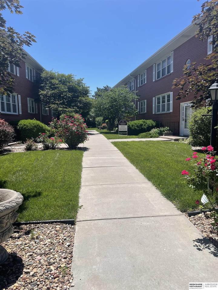 9105 Arbor Street - Photo 1