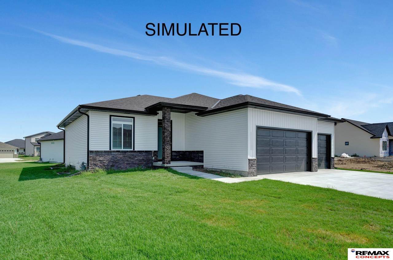 976 Avondale Street - Photo 1