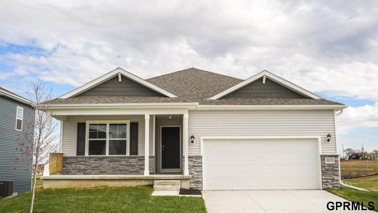16322 Davidson Street - Photo 1