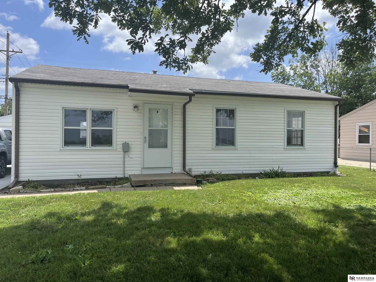 7623 42nd Street - Photo 1