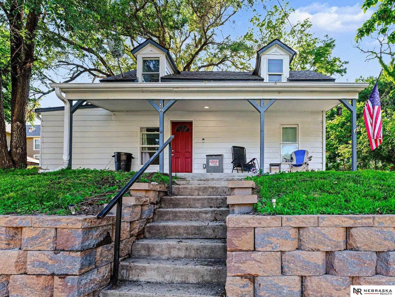206 Linn Street - Photo 1