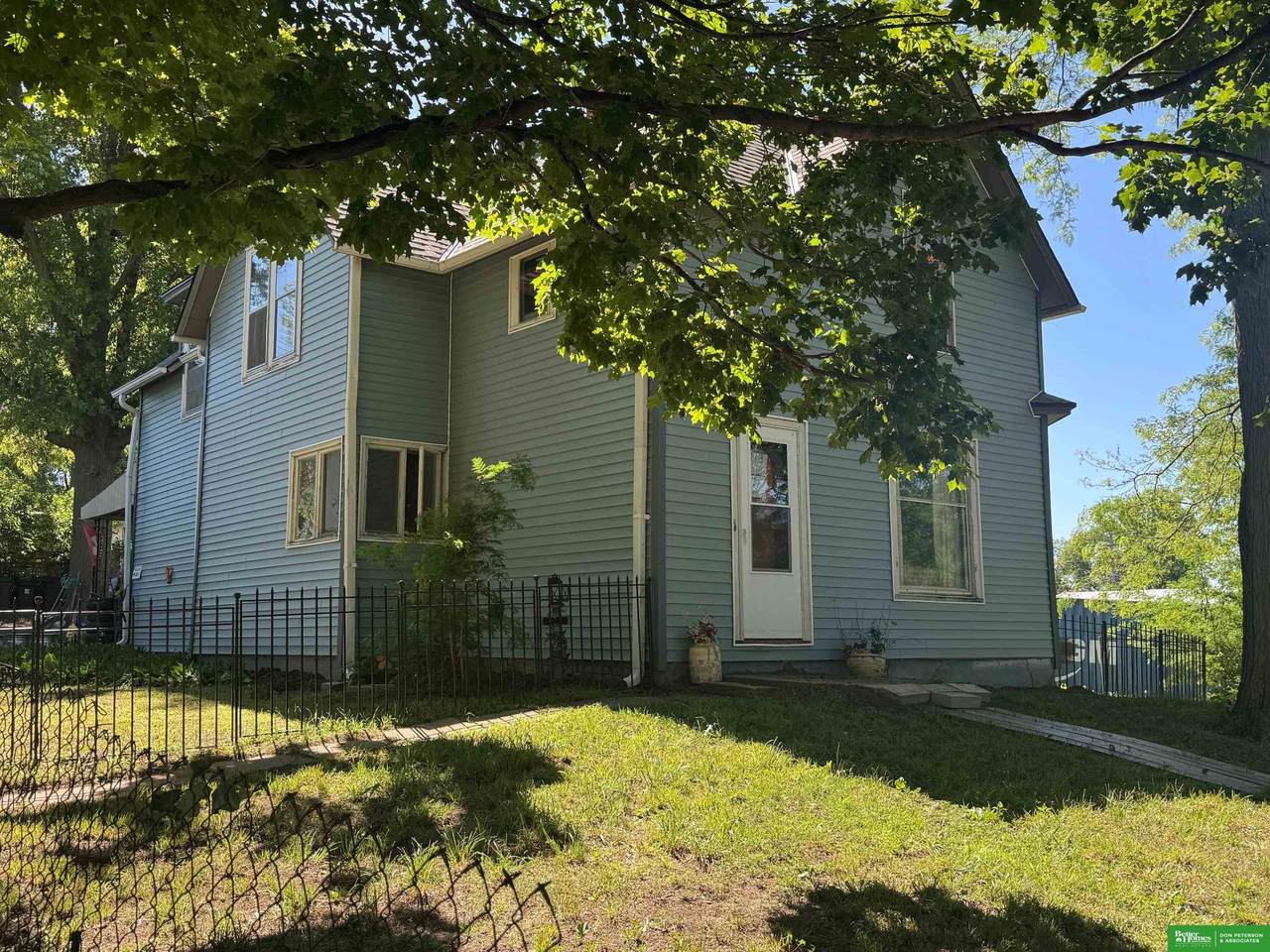 213 Nebraska Street - Photo 1