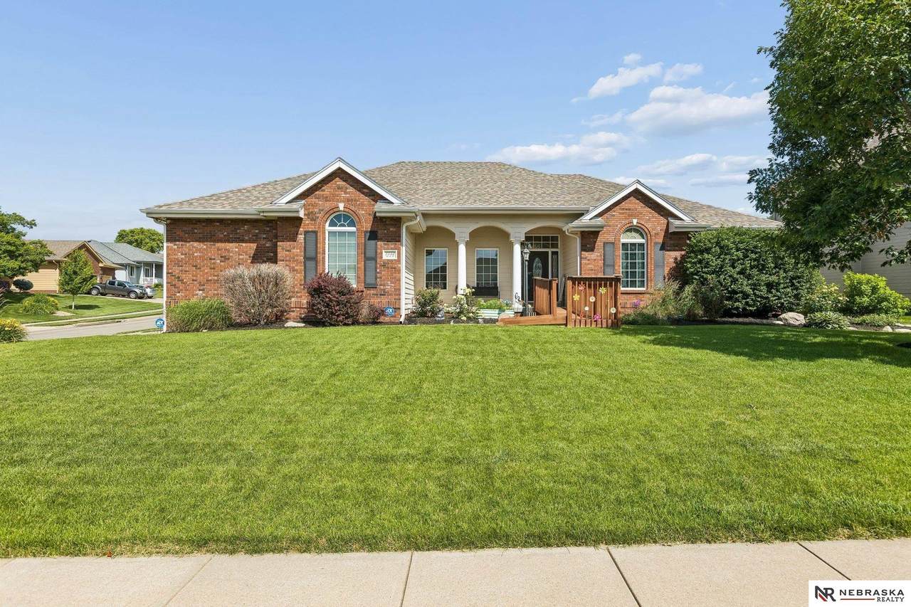 7513 95th Street - Photo 1