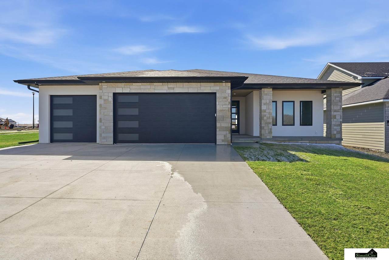 8521 Butterfly Court - Photo 1