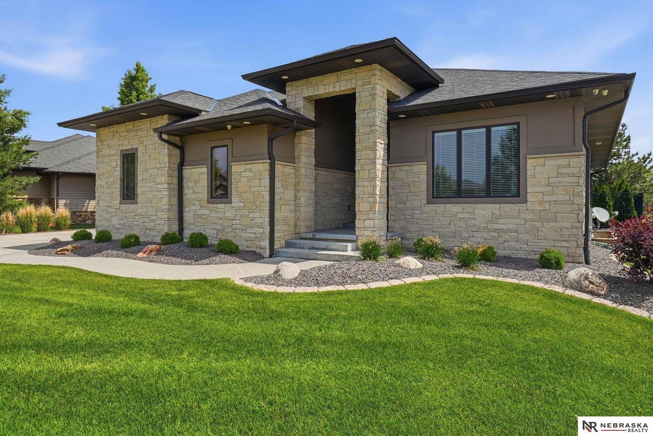 9700 Thornwood Circle - Photo 1
