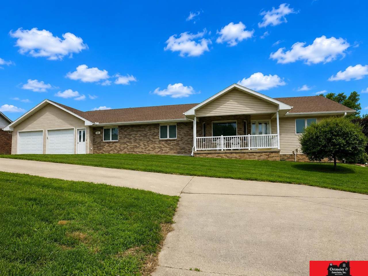 925 Grove Street - Photo 1