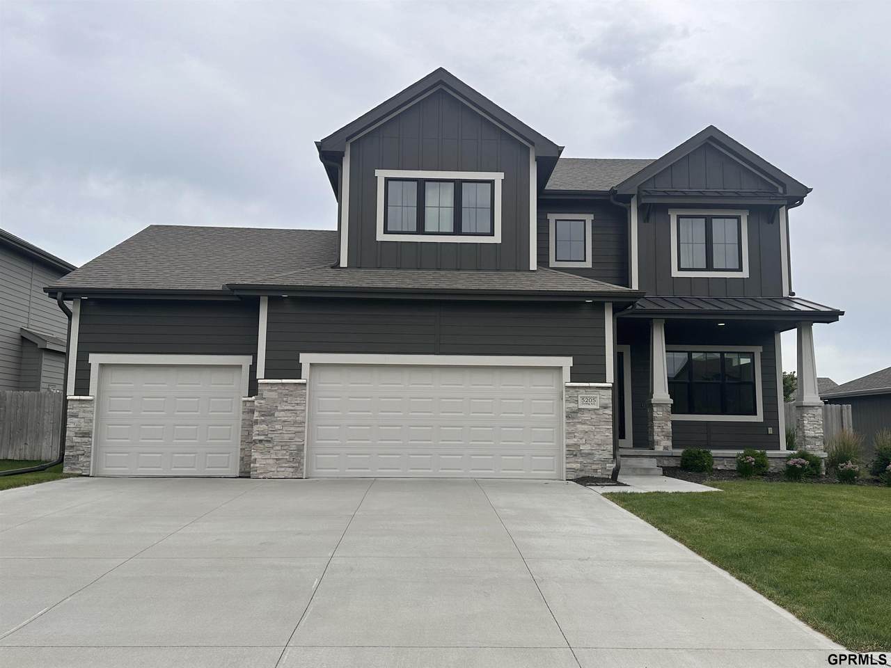 5205 Helwig Avenue - Photo 1