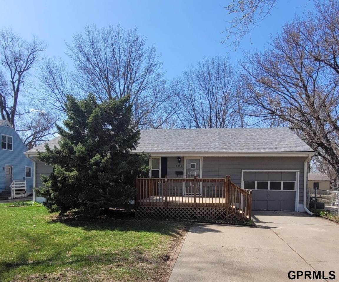 2904 Washington Street - Photo 1