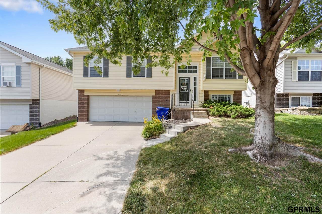 2134 166Th Street - Photo 1