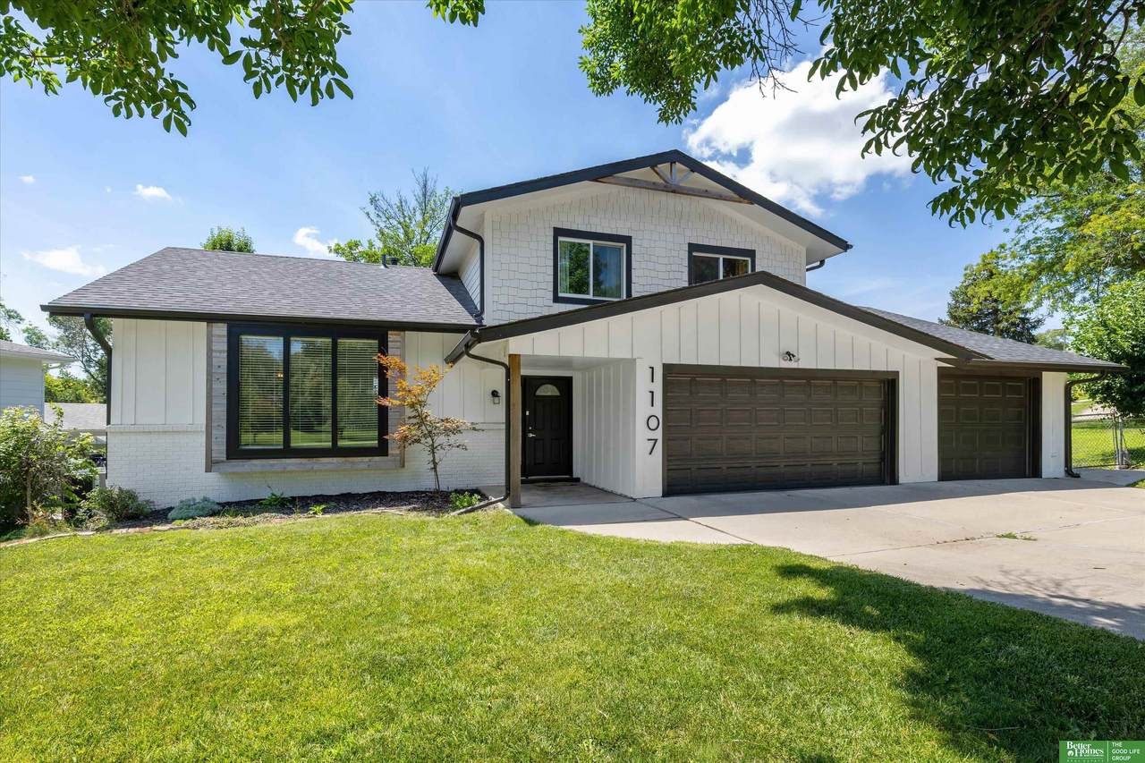 1107 Somerset Drive - Photo 1