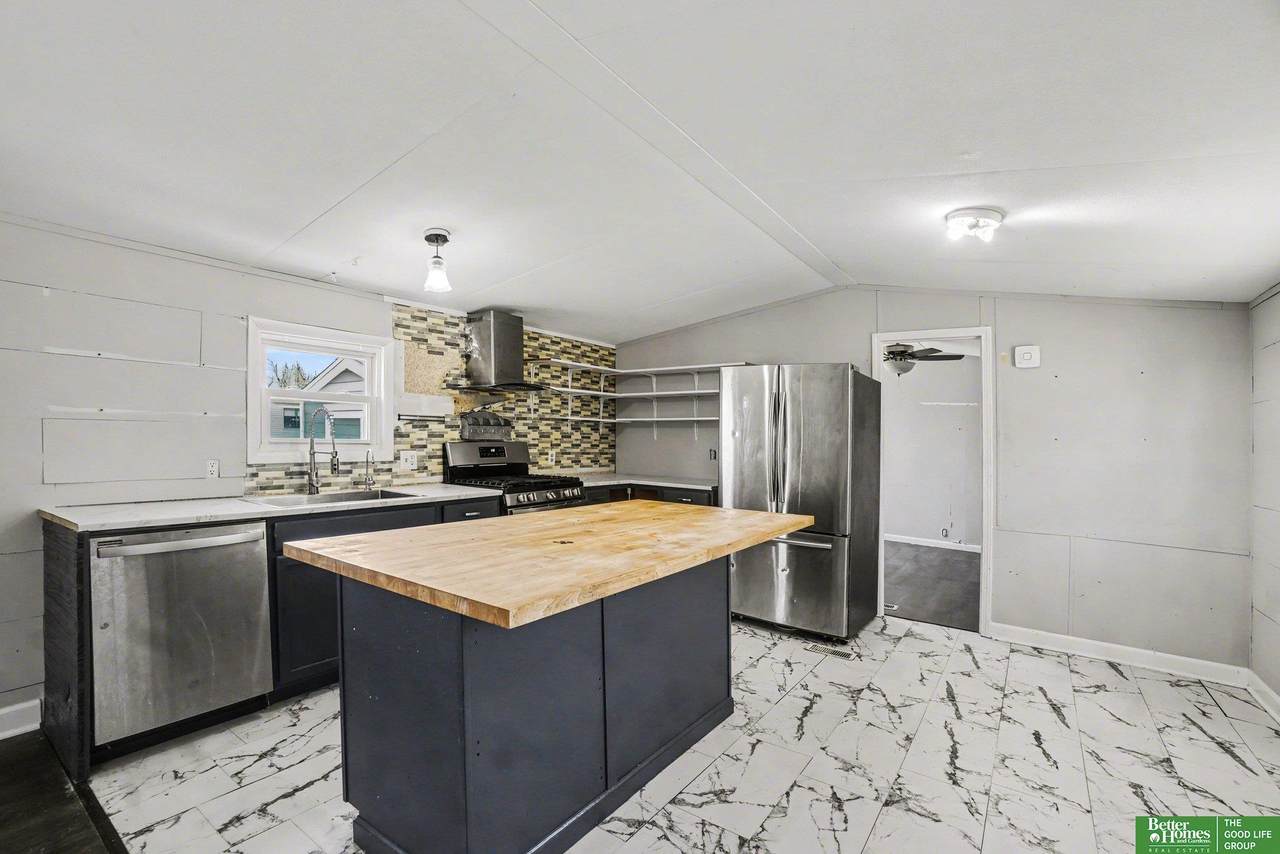 15025 E Plaza - Photo 1