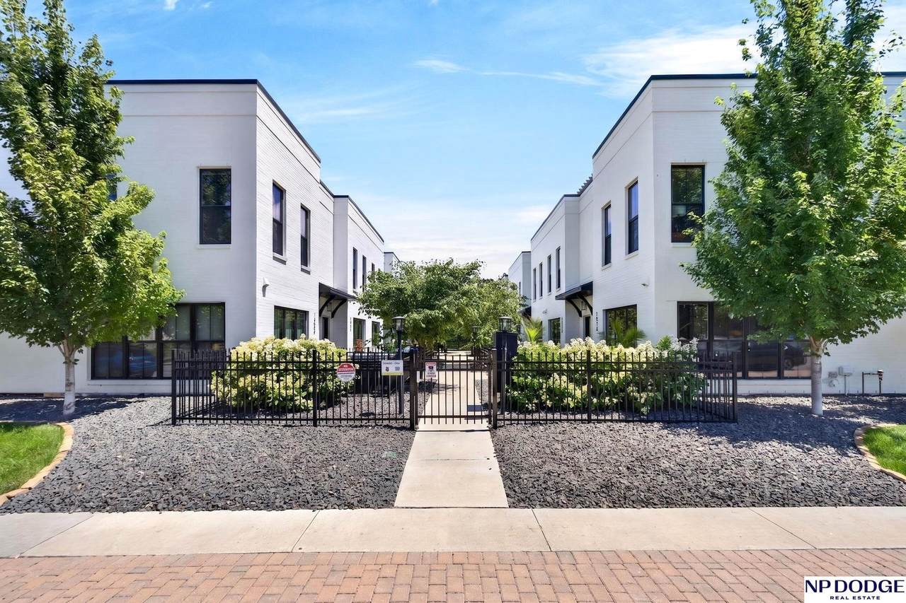 1011 Park Avenue - Photo 1