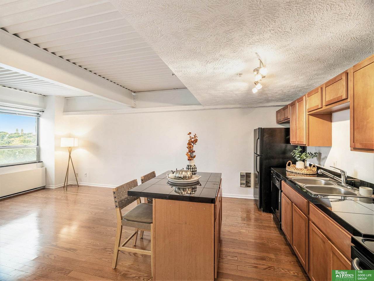105 31 Avenue - Photo 1