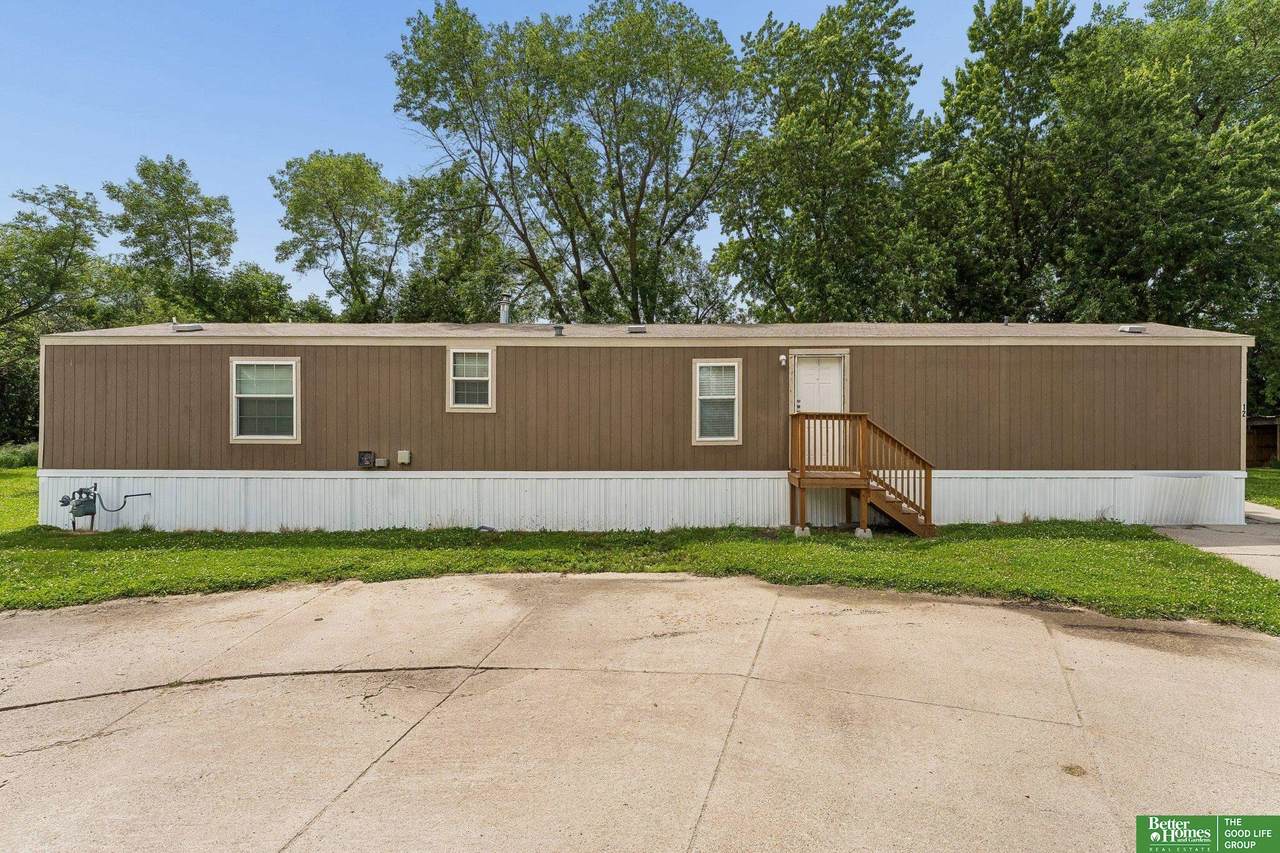1075 8th Street - Photo 1