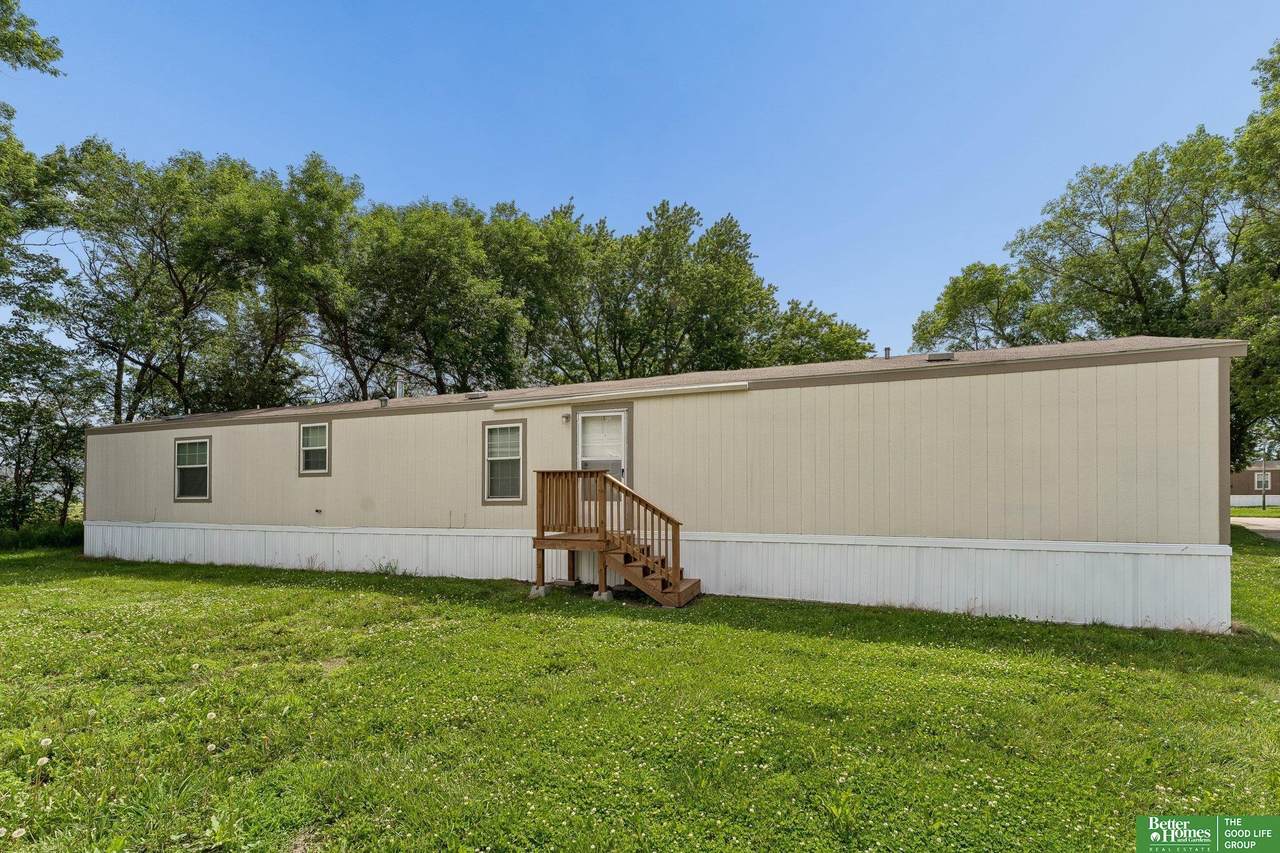 1075 8th Street - Photo 1