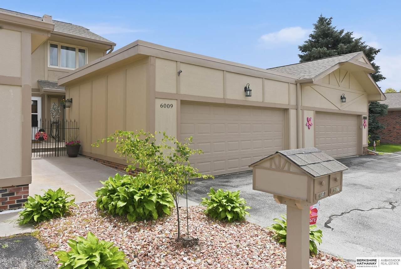 6009 Oak Hills Drive - Photo 1