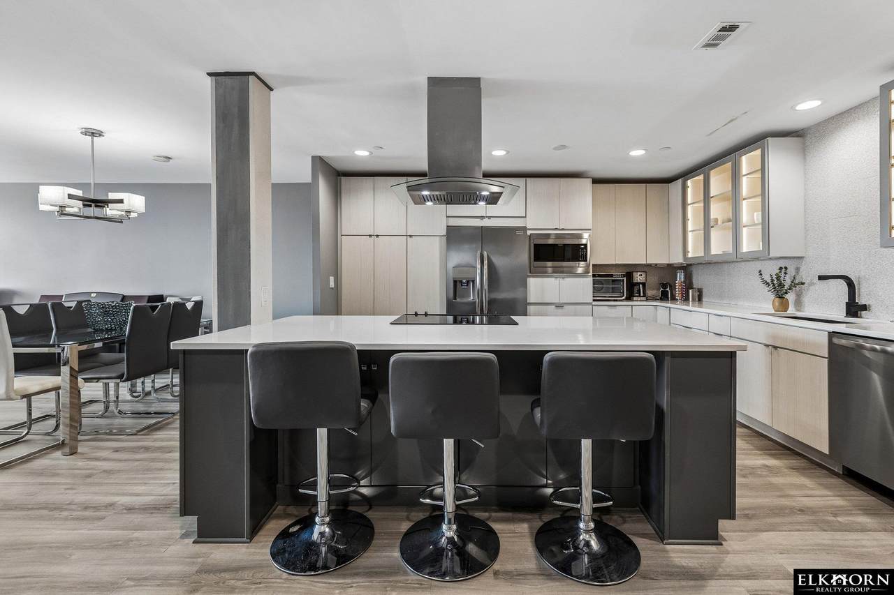3000 Farnam Street - Photo 1