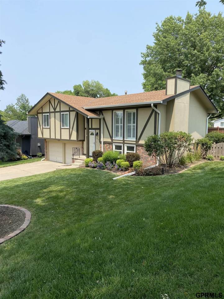 15724 O Circle - Photo 1