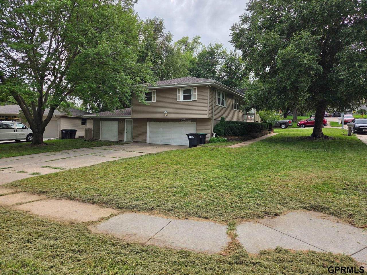 12415 Frances Circle - Photo 1