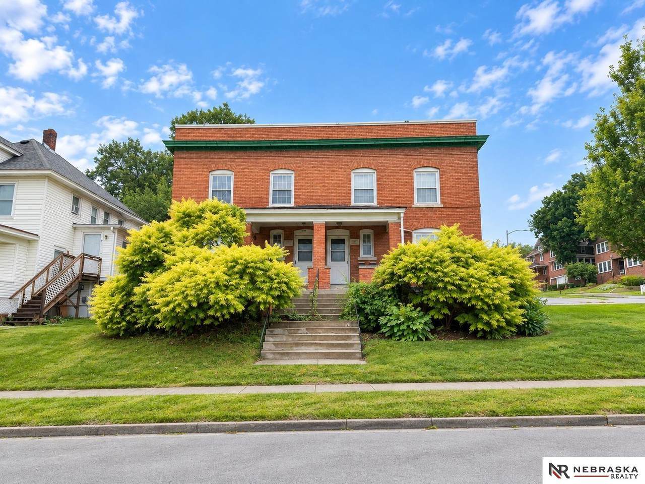 604 35th Street - Photo 1