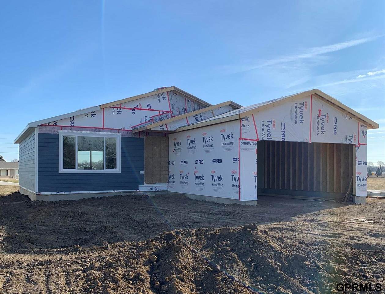 828 26 Street - Photo 1