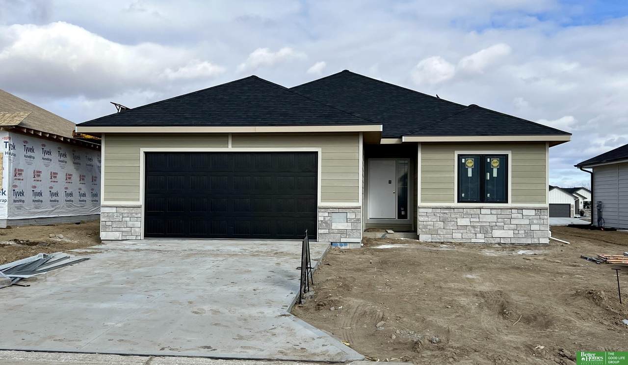 20866 Ellison Avenue - Photo 1