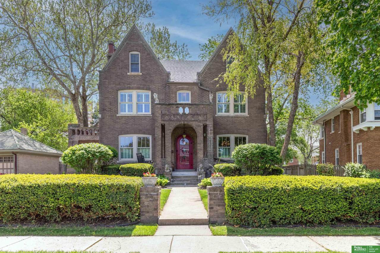 5205 Jones Street - Photo 1