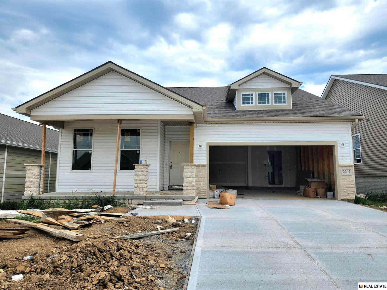 2204 Hedgeapple Road - Photo 1