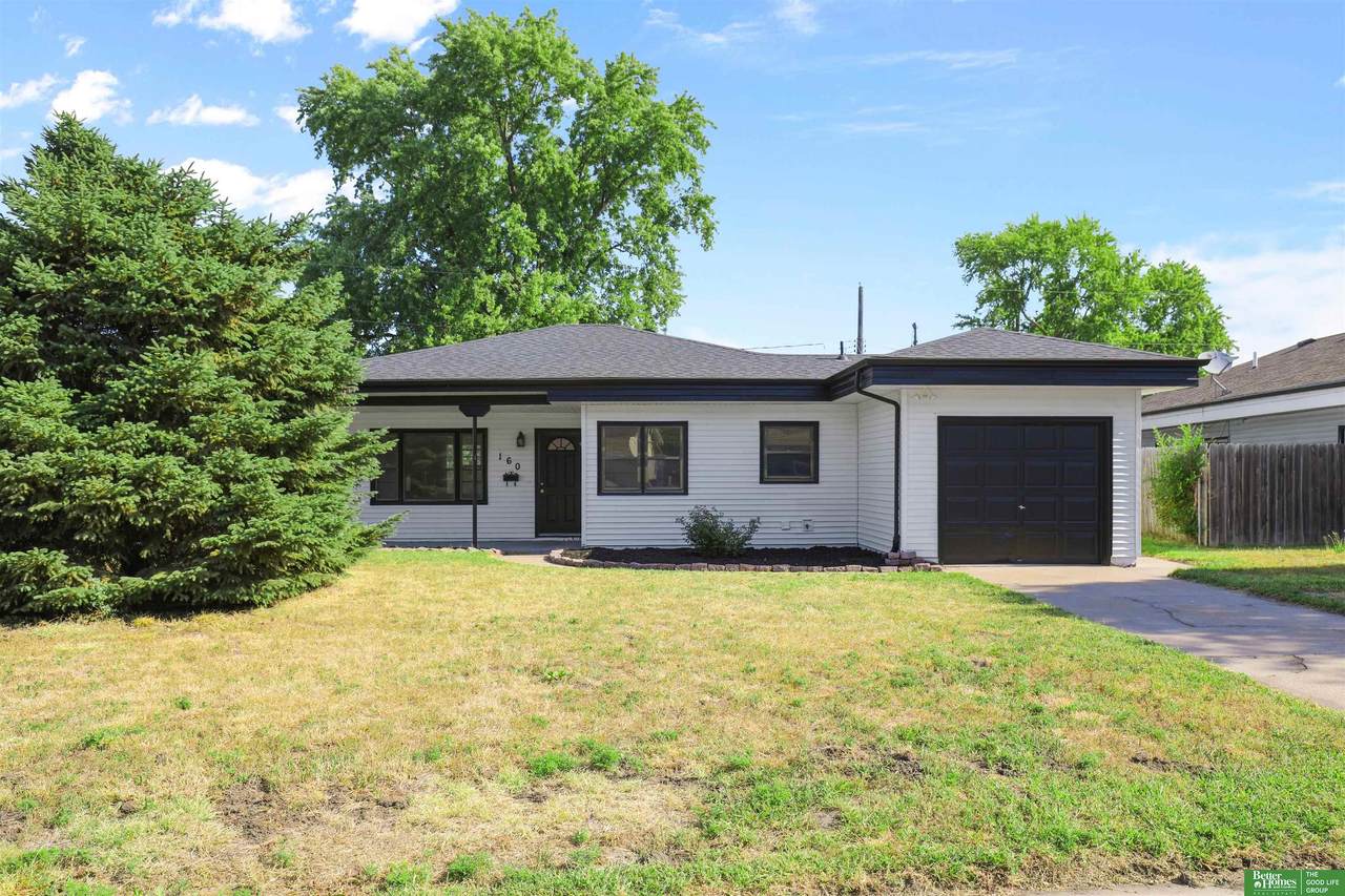 160 Pershing Road - Photo 1