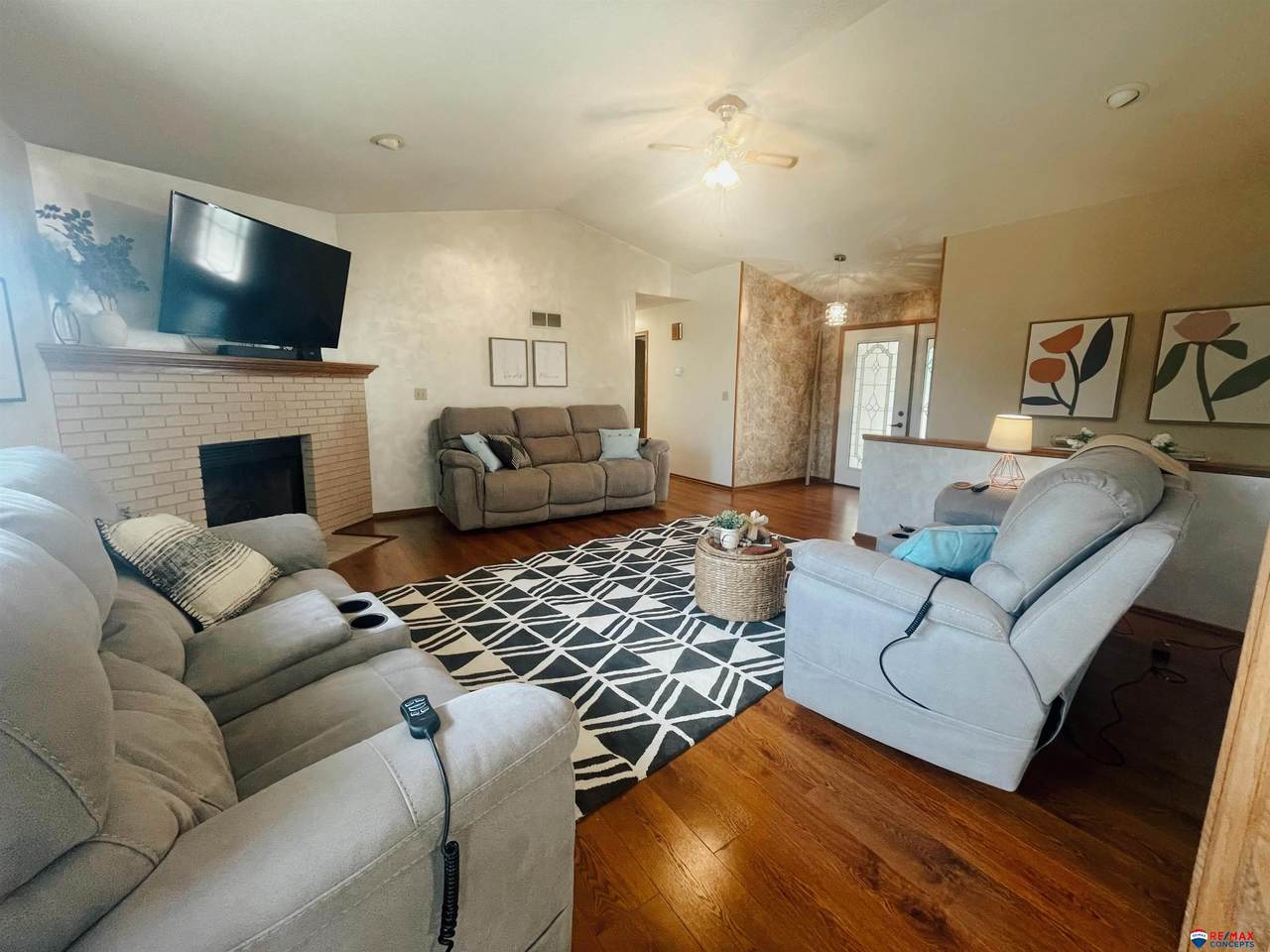 5220 25 Street - Photo 1