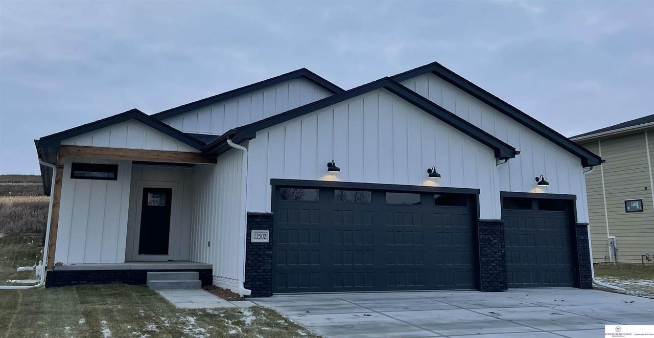 12502 161 Avenue - Photo 1
