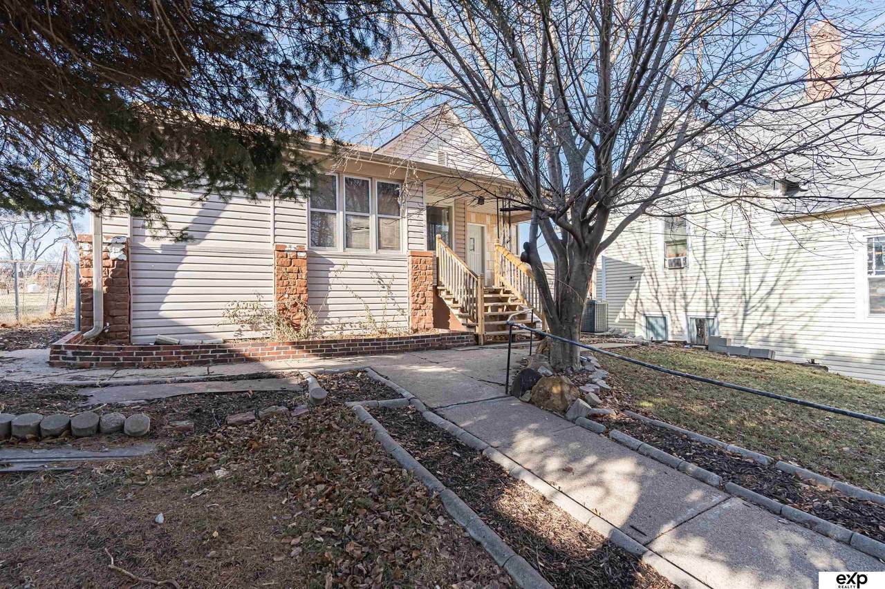 1452 17 Street - Photo 1