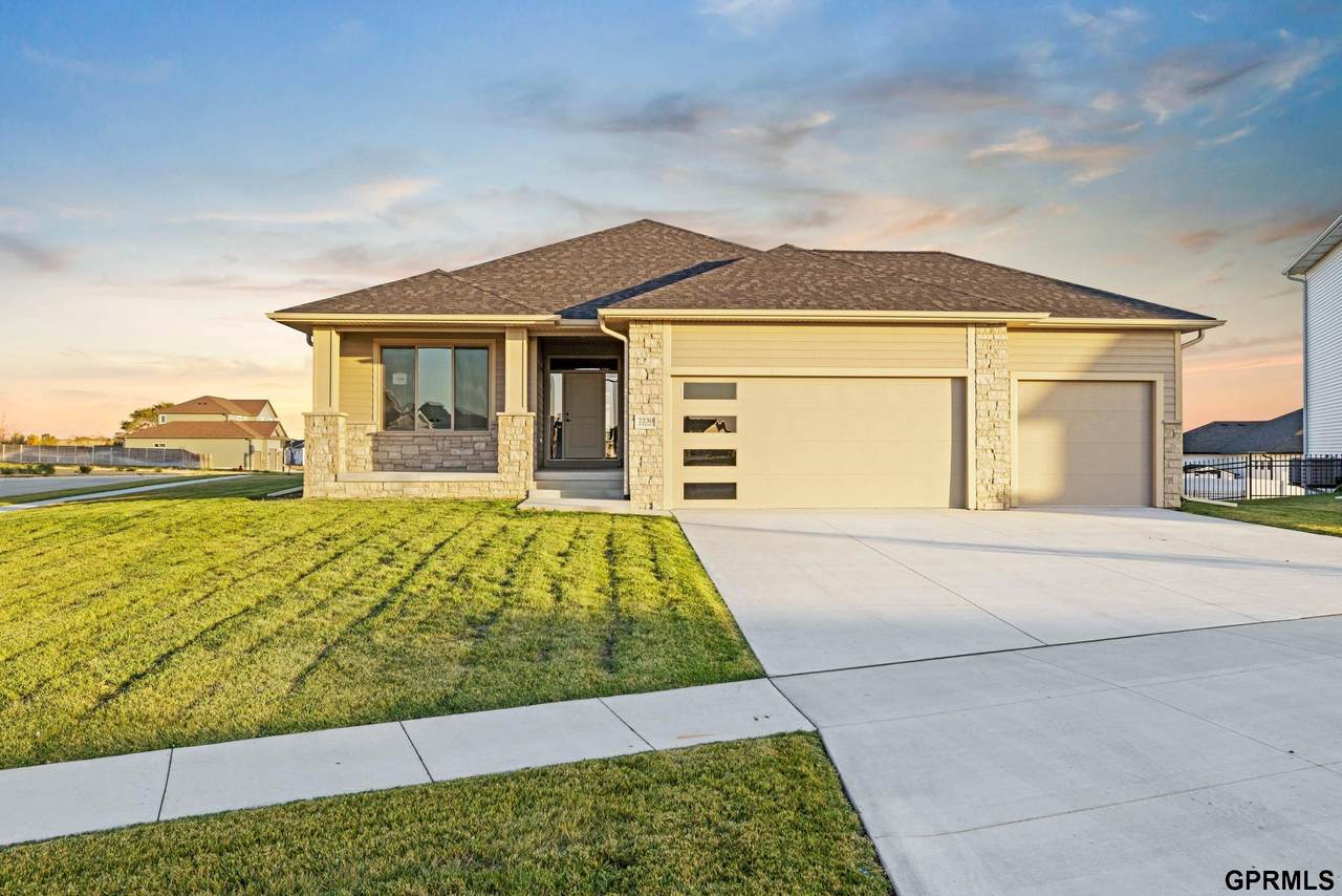 502 107 Street - Photo 1