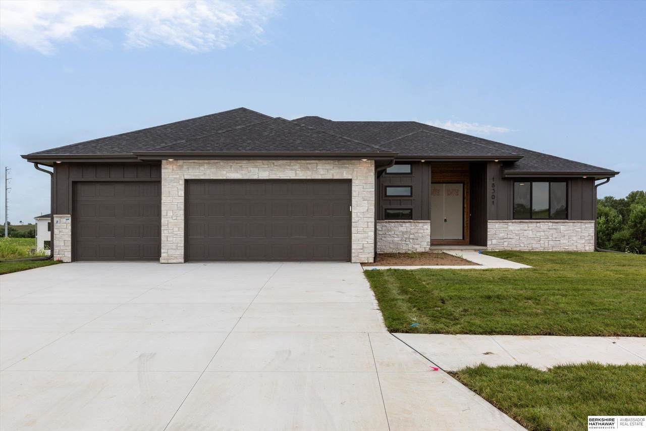 18301 Acorn Drive - Photo 1
