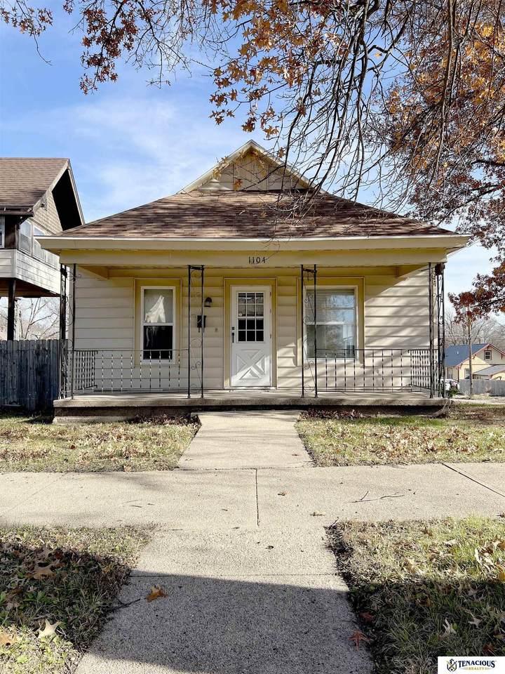 1104 E Street - Photo 1