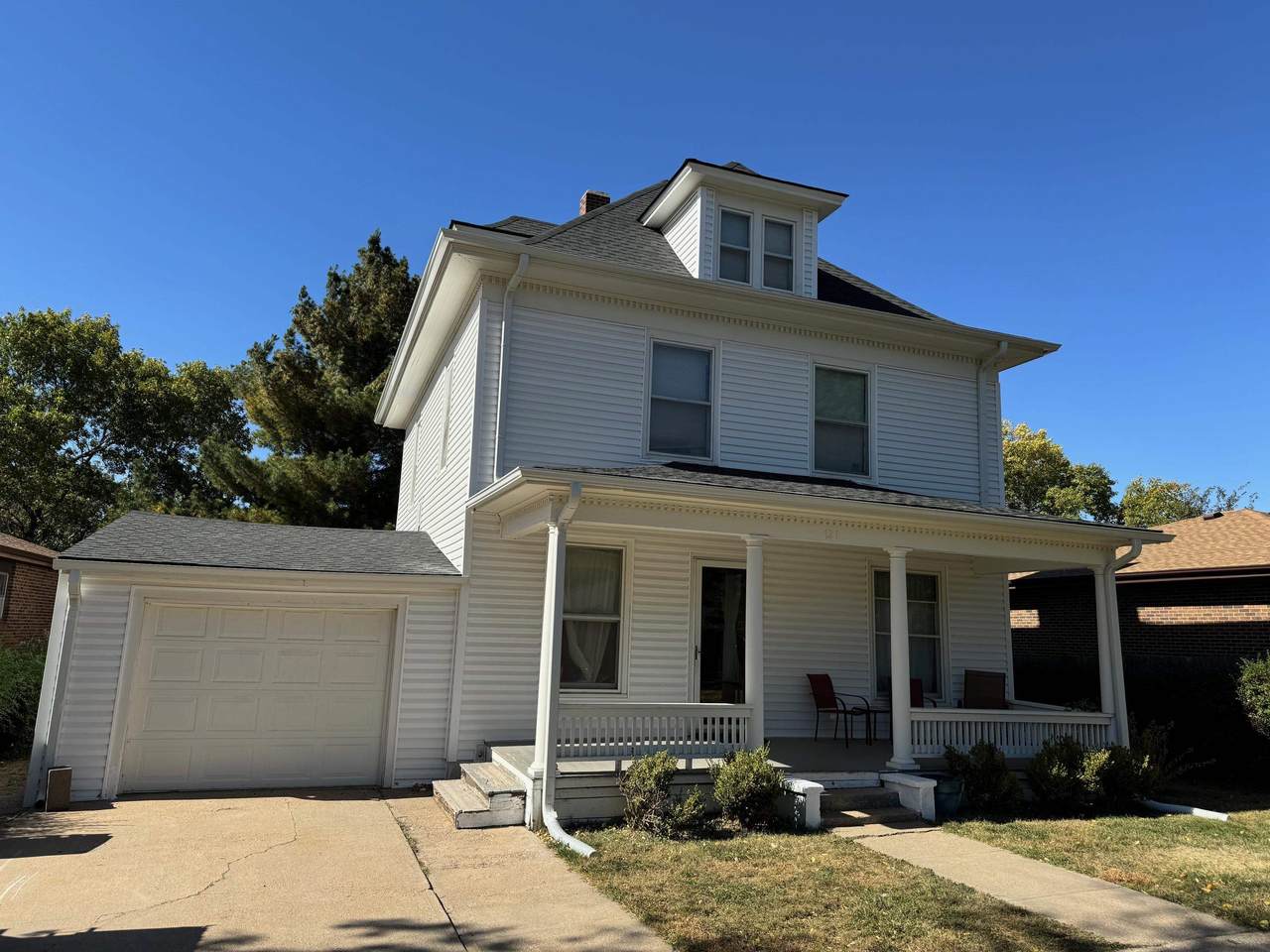 721 Iowa Avenue - Photo 1