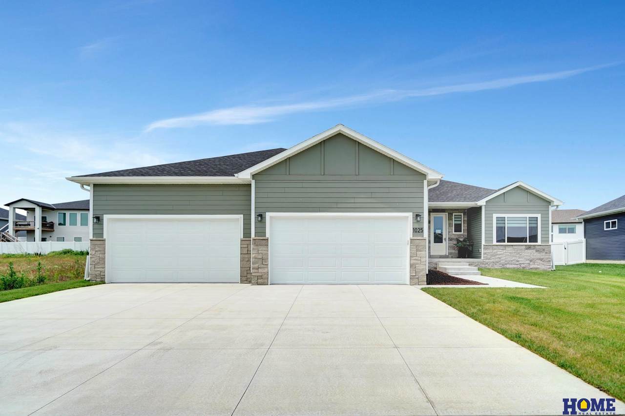 1025 108th Street - Photo 1