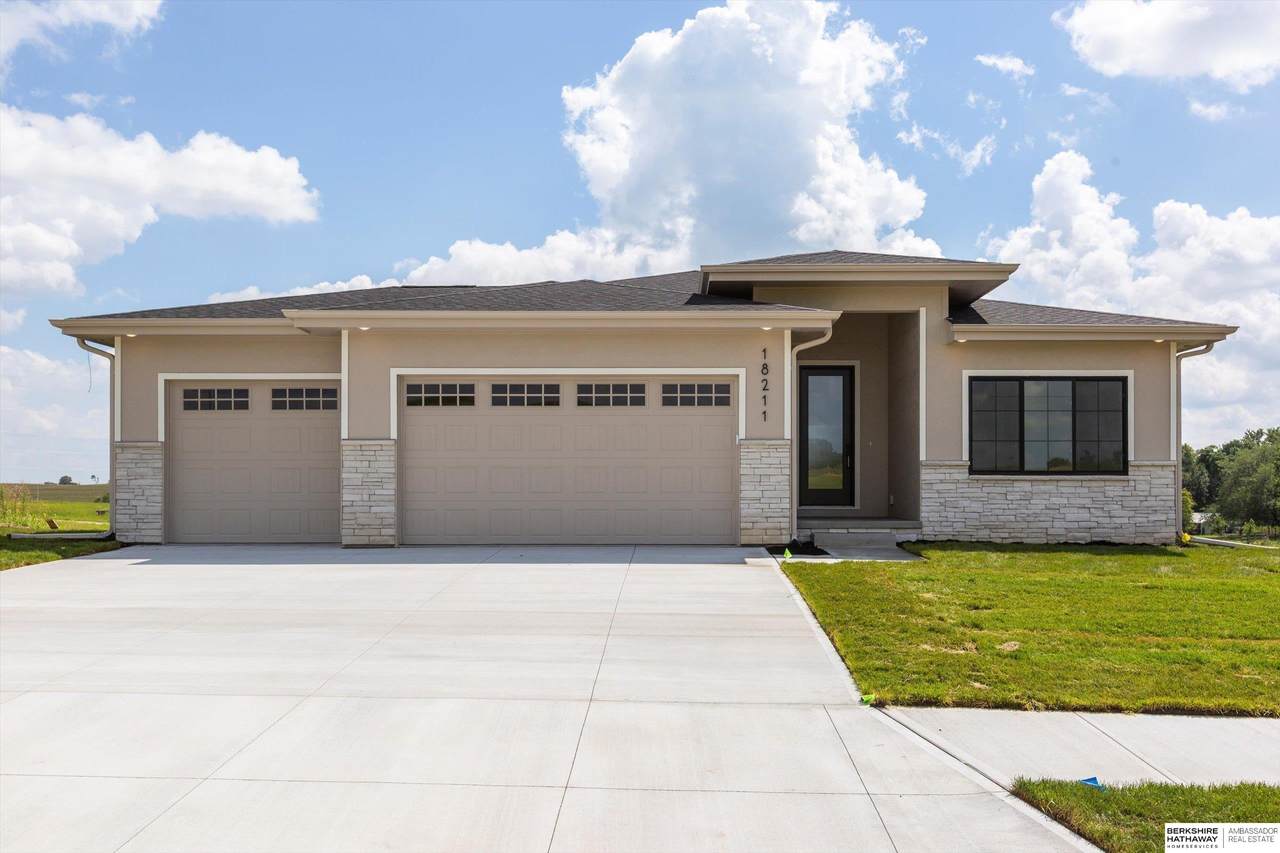 18211 Acorn Drive - Photo 1
