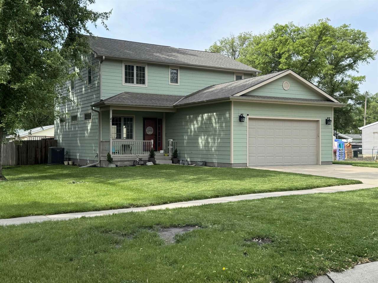 215 6th Street - Photo 1