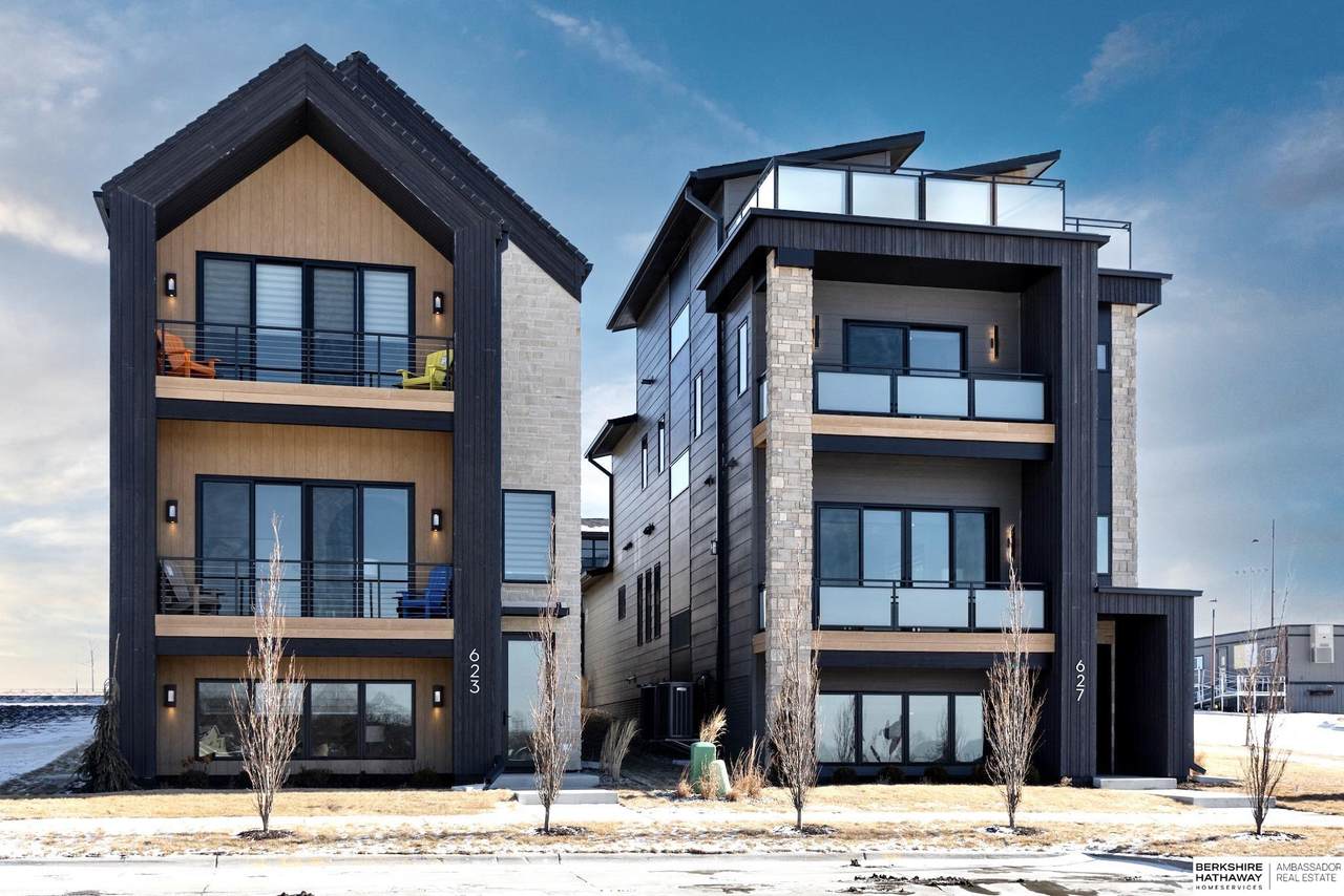 627 148 Street - Photo 1